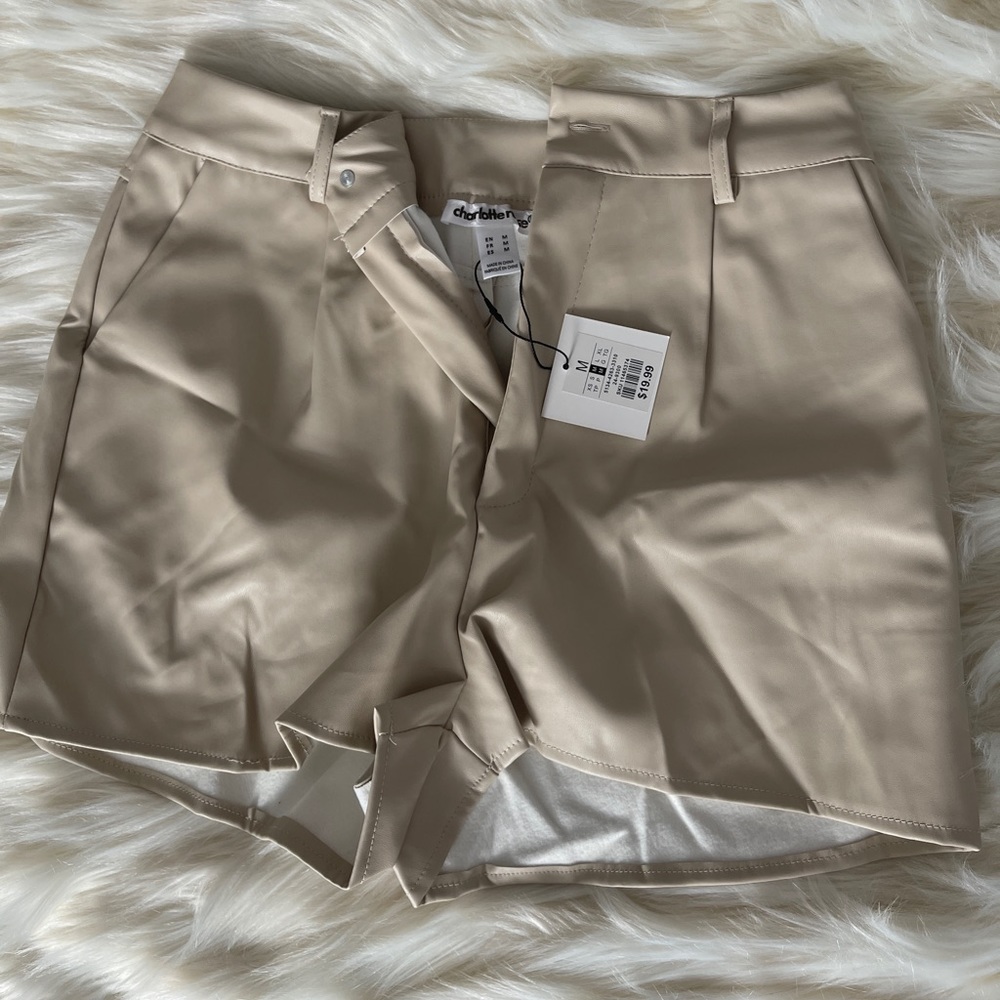 Charlotte russe. New short, size Medium. Color khaki